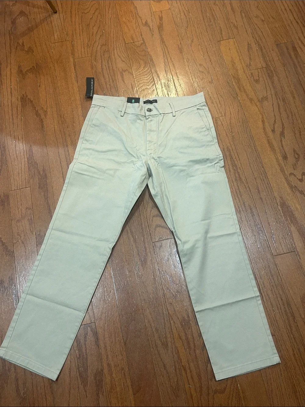 Banana Republic Men's Chinos in Light Cream - Picture 1 of 5